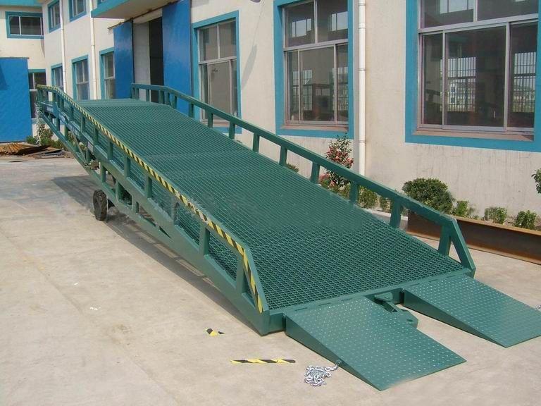 泰安登车桥厂家